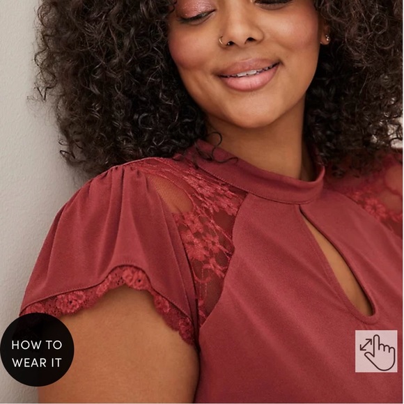 Torrid Studio Crepe Jersey Mock Neck Lace Pieced Keyhole Top Size 4 - Picture 4 of 13